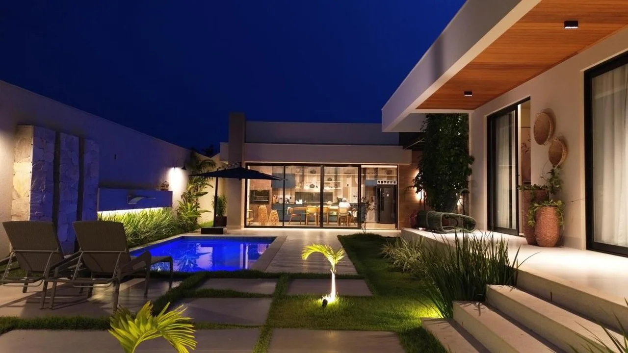 Casa de Alto Padrão em Condomínio Fechado no Poço do Magro