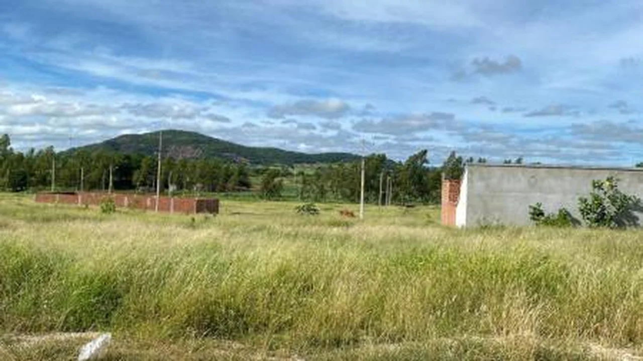 Lote no Bairro Castro Cotrim