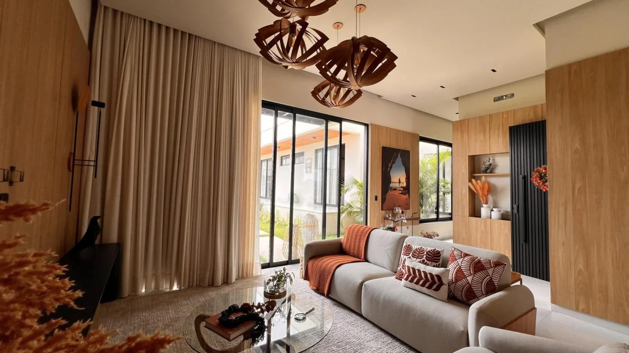 Casa de Alto Padrão em Condomínio Fechado no Poço do Magro