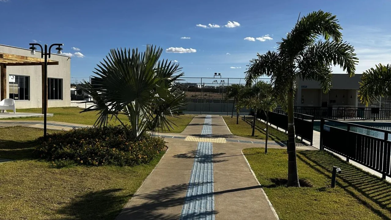 Casa no condominio Conde